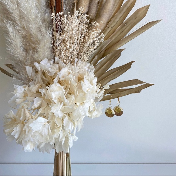 White wooden earrings - Picture 2 of 2